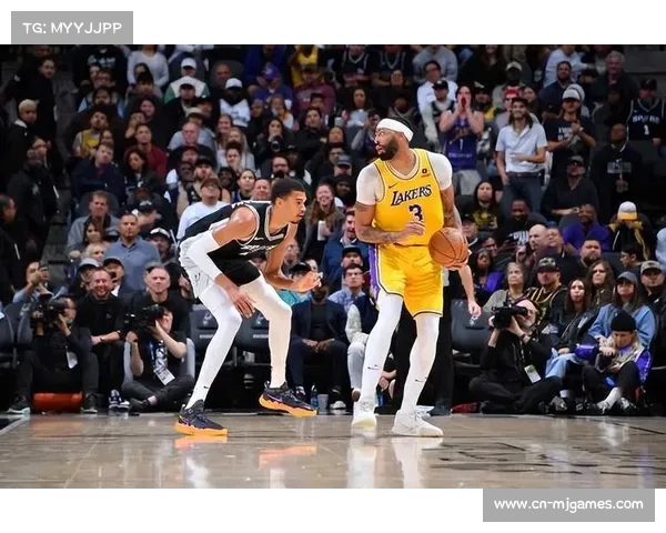 湖人背靠背战马刺,詹姆斯率队冲击四连胜 湖人背靠背战马刺,詹姆斯率队冲击四连胜